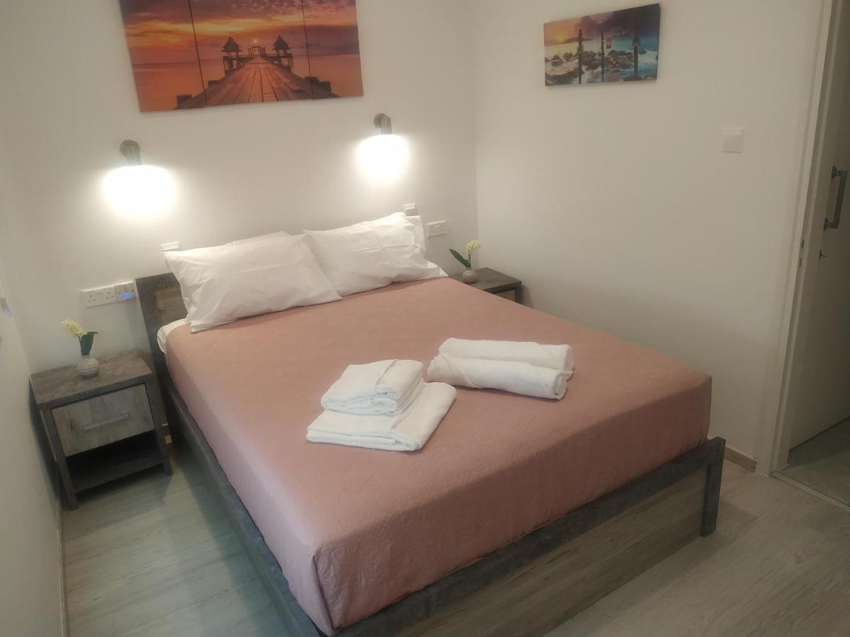 Appartamento Charming Holiday Retreat Kato Paphos Apt 400M To The Beach Esterno foto