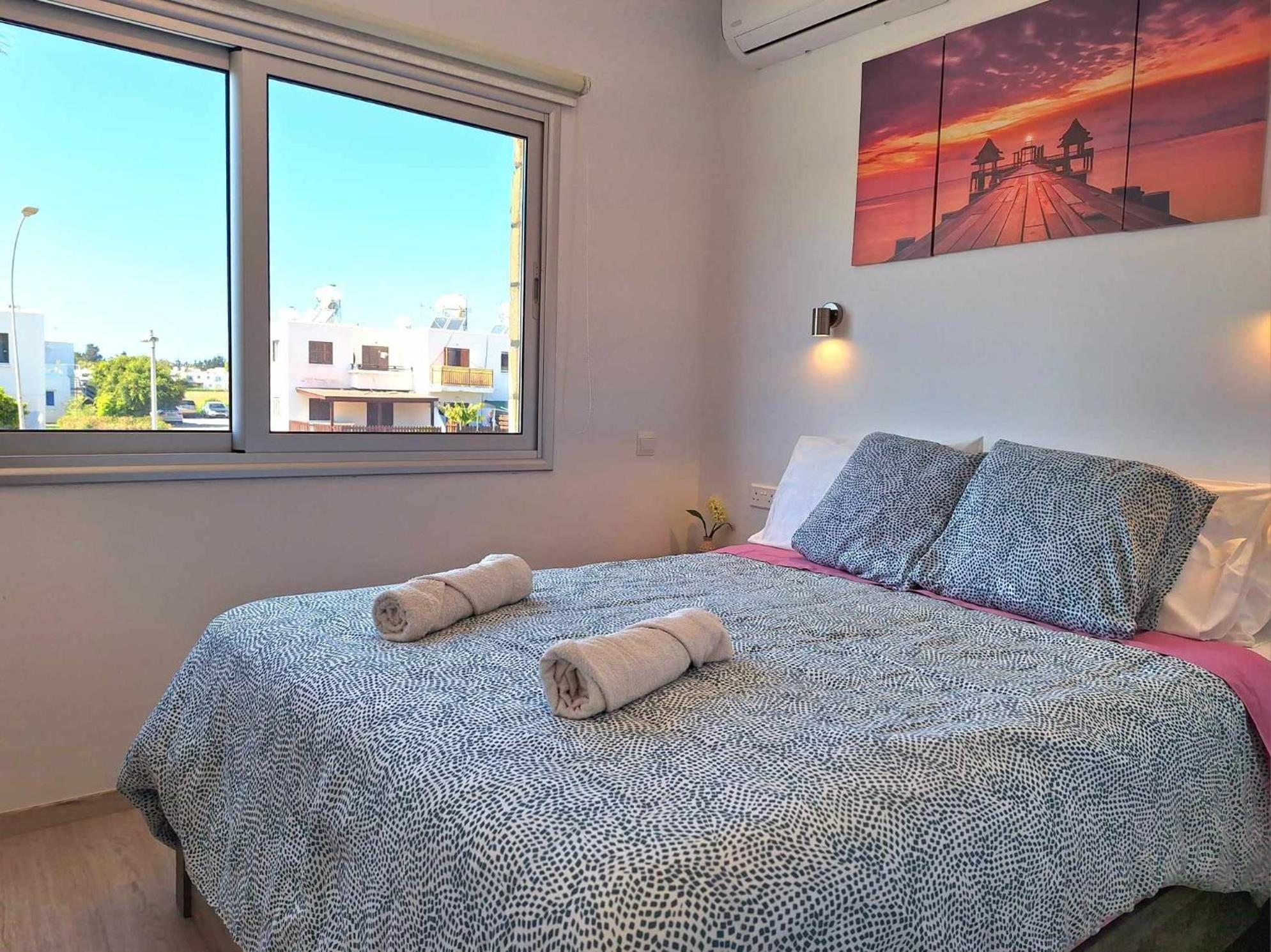 Appartamento Charming Holiday Retreat Kato Paphos Apt 400M To The Beach Esterno foto