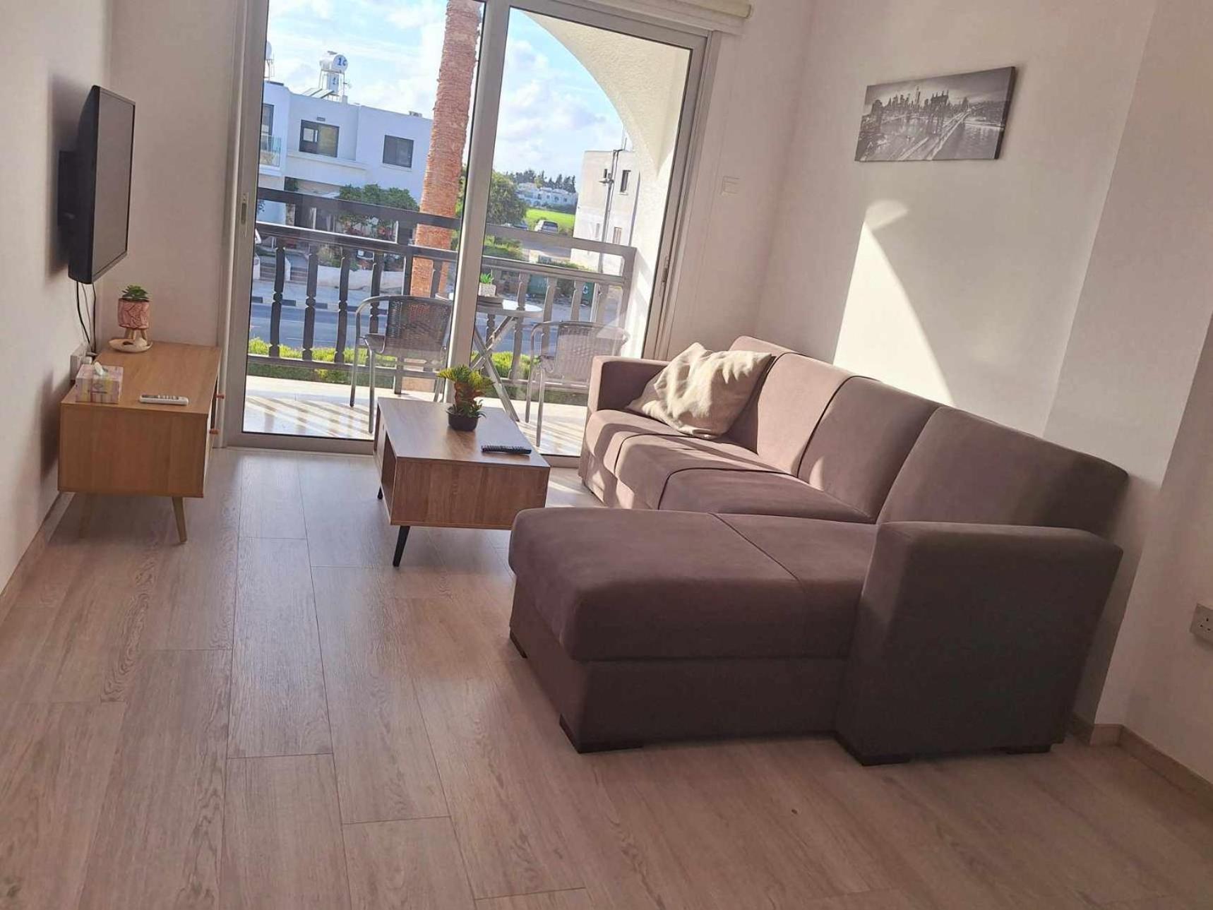 Appartamento Charming Holiday Retreat Kato Paphos Apt 400M To The Beach Esterno foto